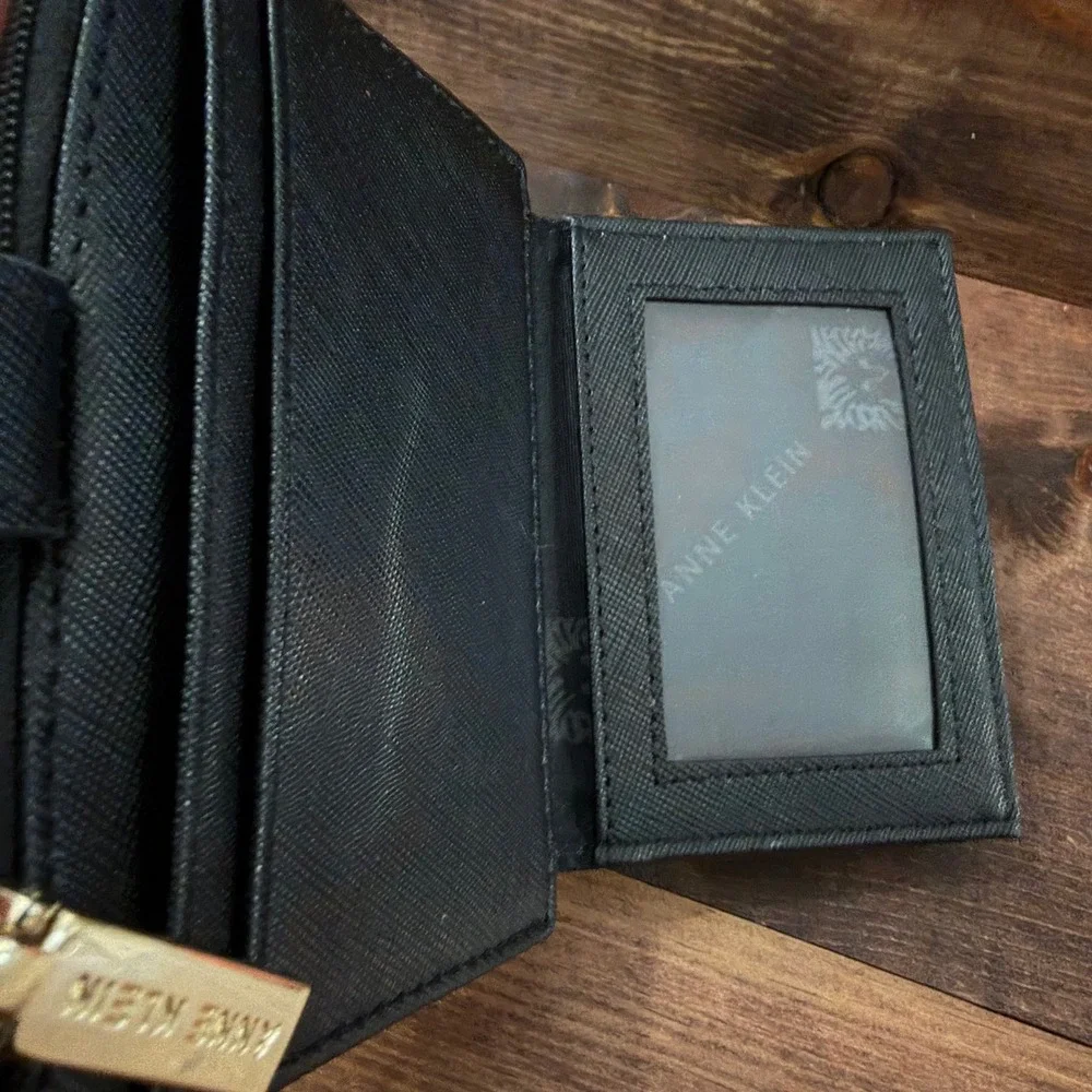 Anne Klein Black Saffiano Bifold Wallet Gold Lion Logo Zipper Pocket Card Holder
